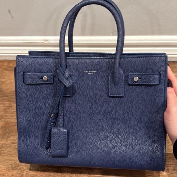 Saint Laurent
Baby Sac De Jour shoulder/crossbody bag - Picture 4 of 15